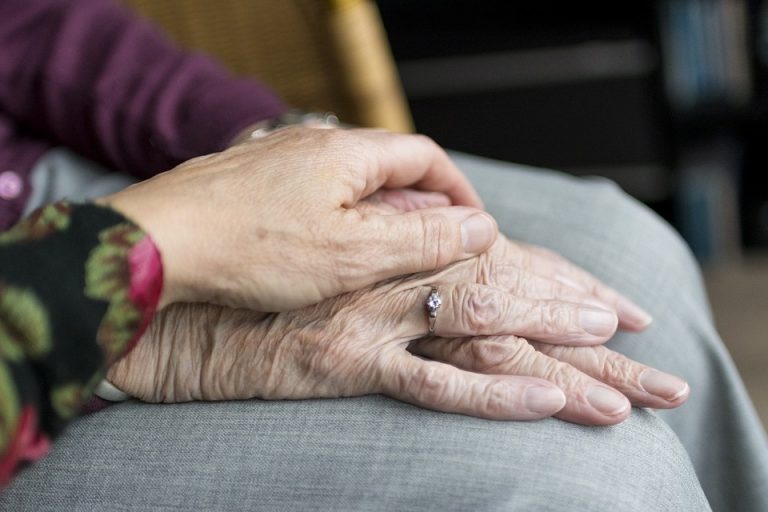Pflege für ältere Menschen in Deutschland und China